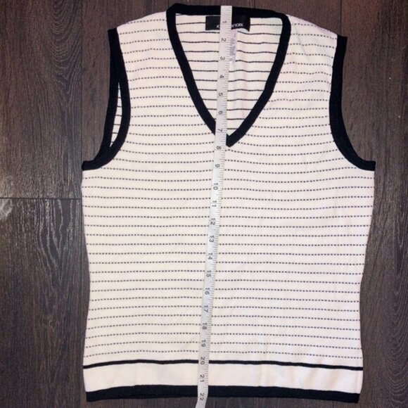 Sleeveless top - Picture 13 of 16